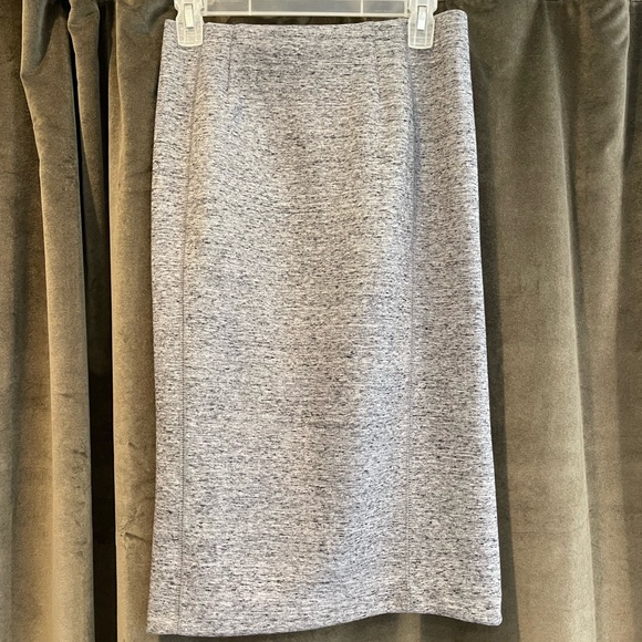 Grey pencil skirt. - Picture 1 of 3